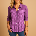 Women’s classic plaid breathable blouse with relaxed fit and elegant design, suitable for everyday outfits and semi-formal occasions.