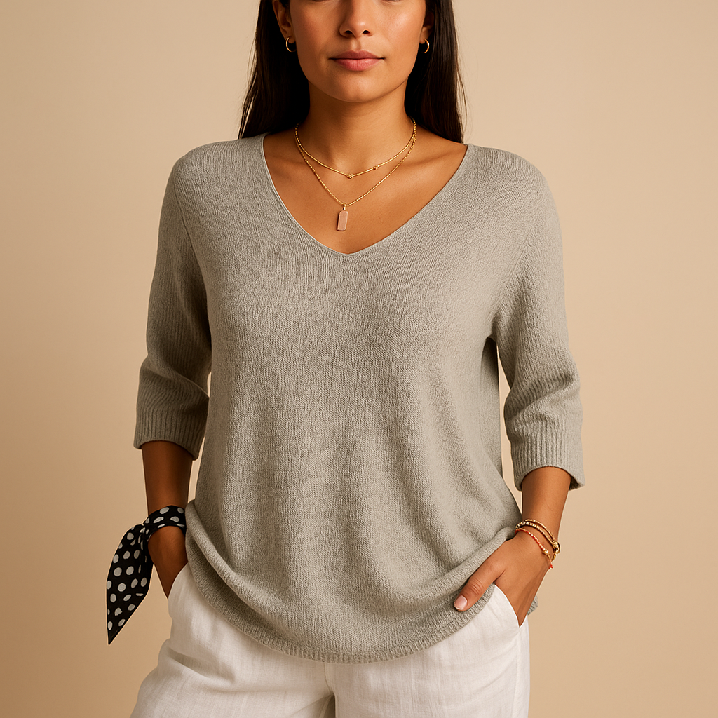 Women’s luxury loose fit top with soft fabric and modern relaxed silhouette, ideal for casual wear and everyday comfort.